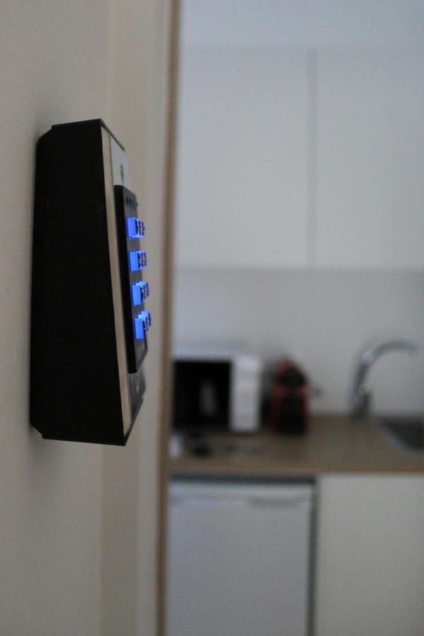 Altair Airport Apartman Vecses Bagian luar foto