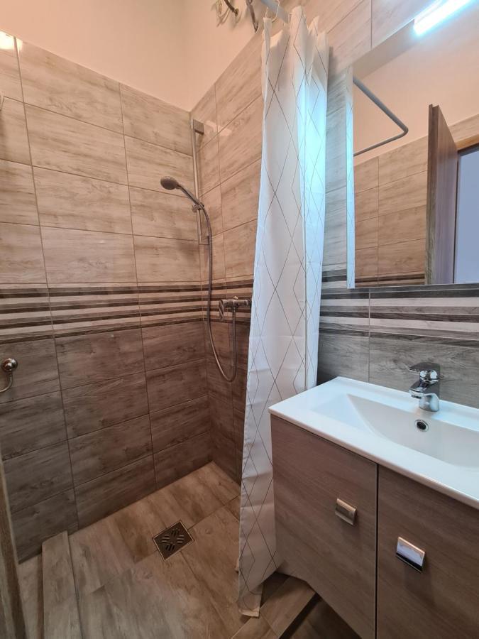Altair Airport Apartman Vecses Bagian luar foto