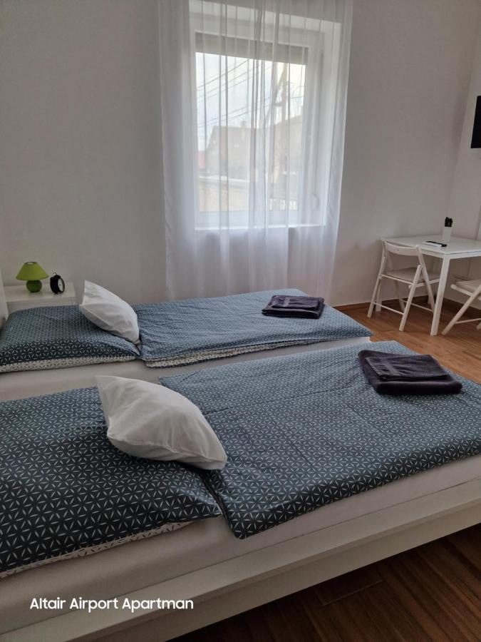 Altair Airport Apartman Vecses Bagian luar foto